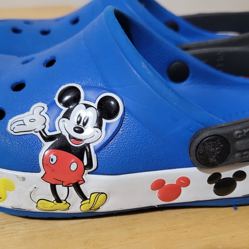 Kids Mickey Mouse Comfort Crocs Size 11